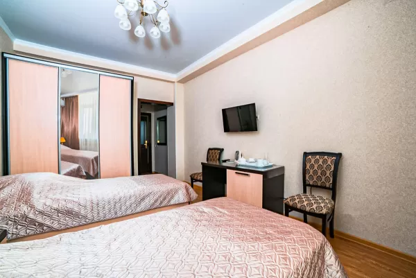 Двухместный однокомнатный номер в Военном Санатории в г. Ессентуки - фотография