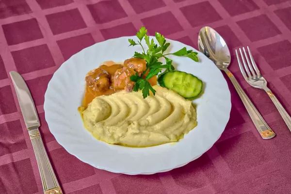 Столовая в Военном Санатории в г. Ессентуки - фотография