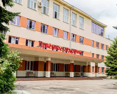 Корпус Военного Санатория в г. Ессентуки - фотография