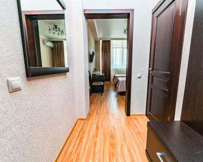 Двухместный однокомнатный номер в Военном Санатории в г. Ессентуки - фотография